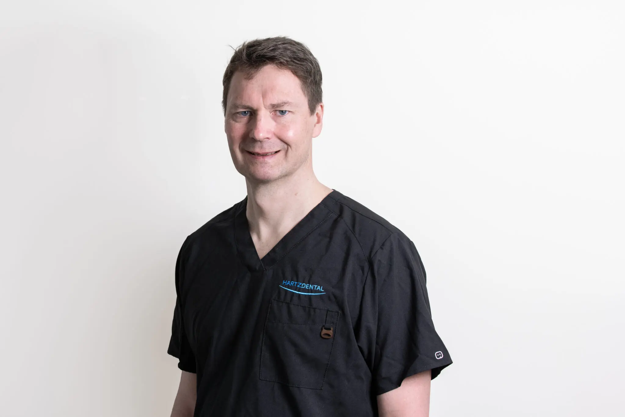 bildet viser erik bie hos hartz dental