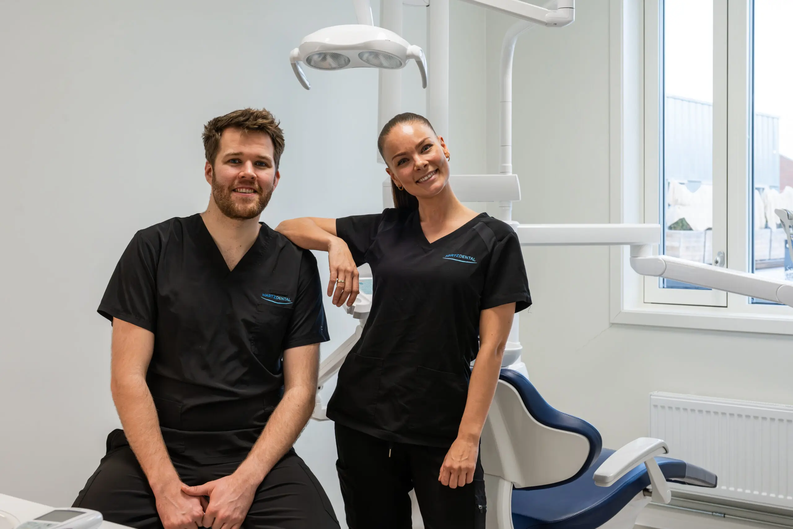 Tina og tannlege hos hartz