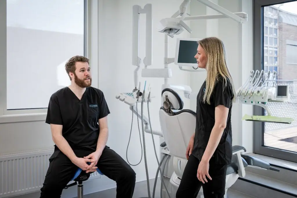 Syver og Karine hos Hartz Dental