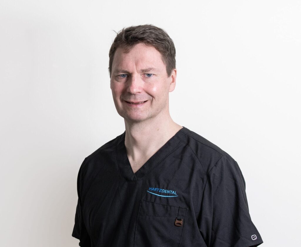 bildet viser erik bie hos hartz dental