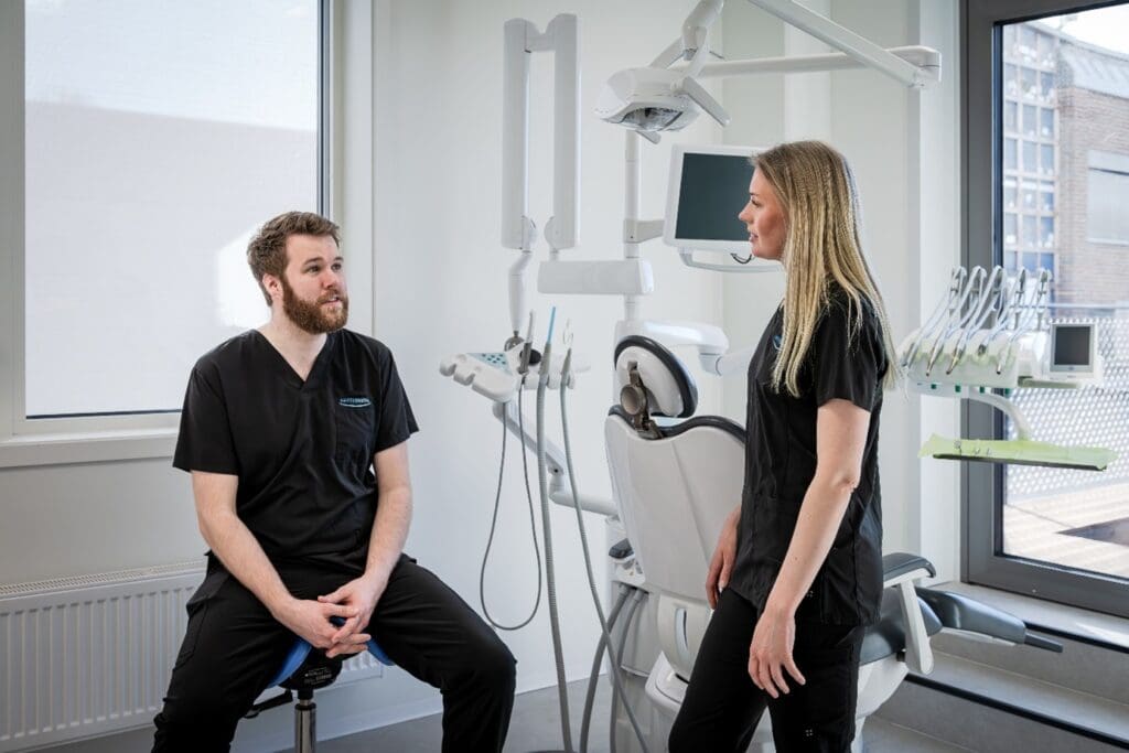 Syver og Karine hos Hartz Dental